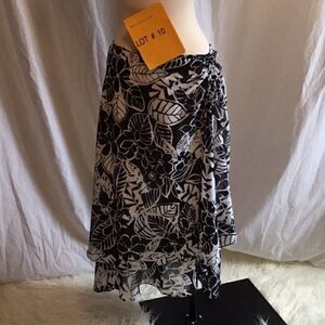 Slit front a line ruffled tier skirt in 10 petite